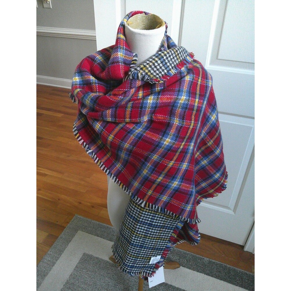 NWT  Crown & Ivy Reversible  Scarf  Red  Plaid to a  Black & Gold Herringbone